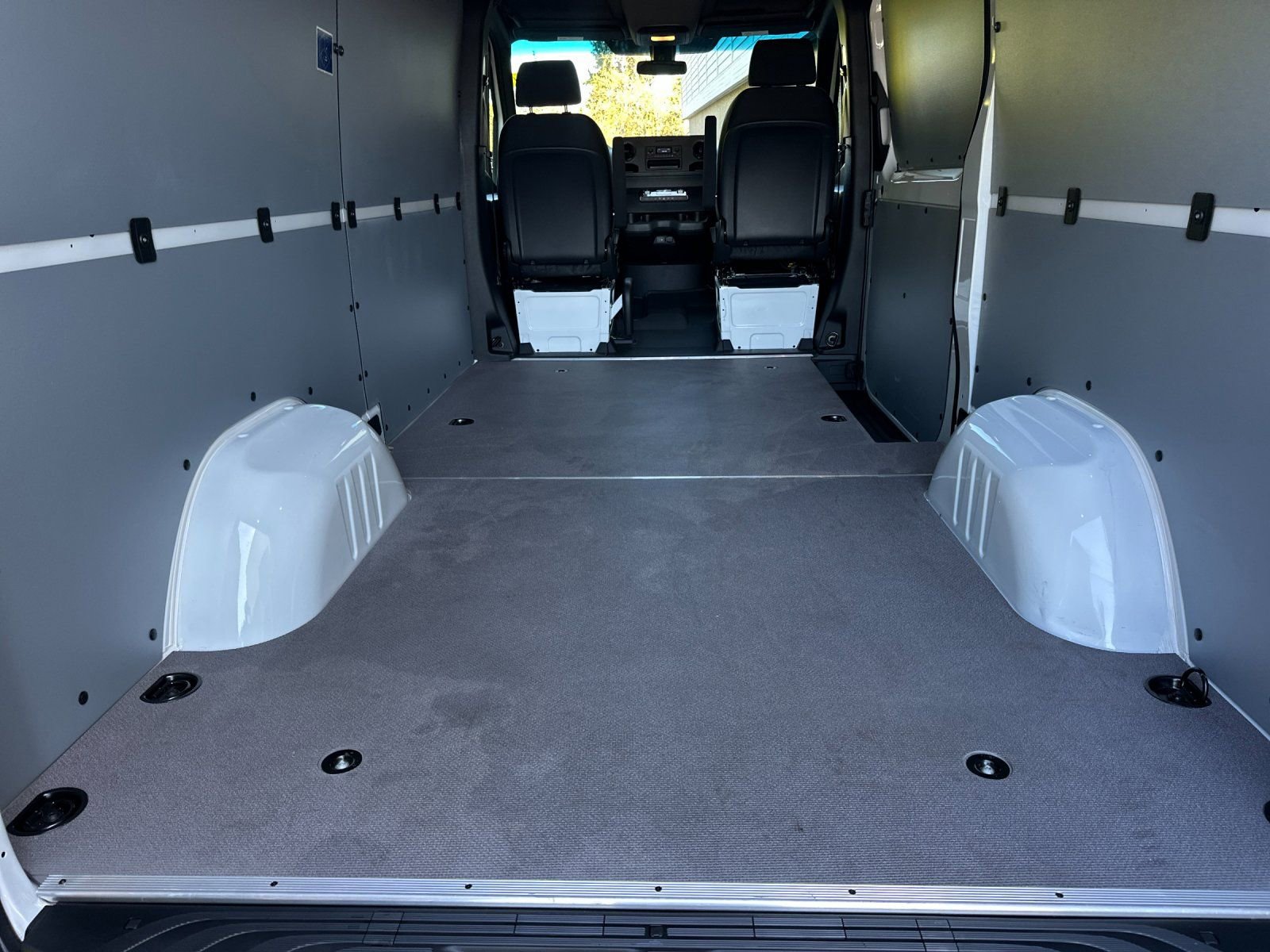Used 2025 Mercedes-Benz Sprinter 2500 image 16