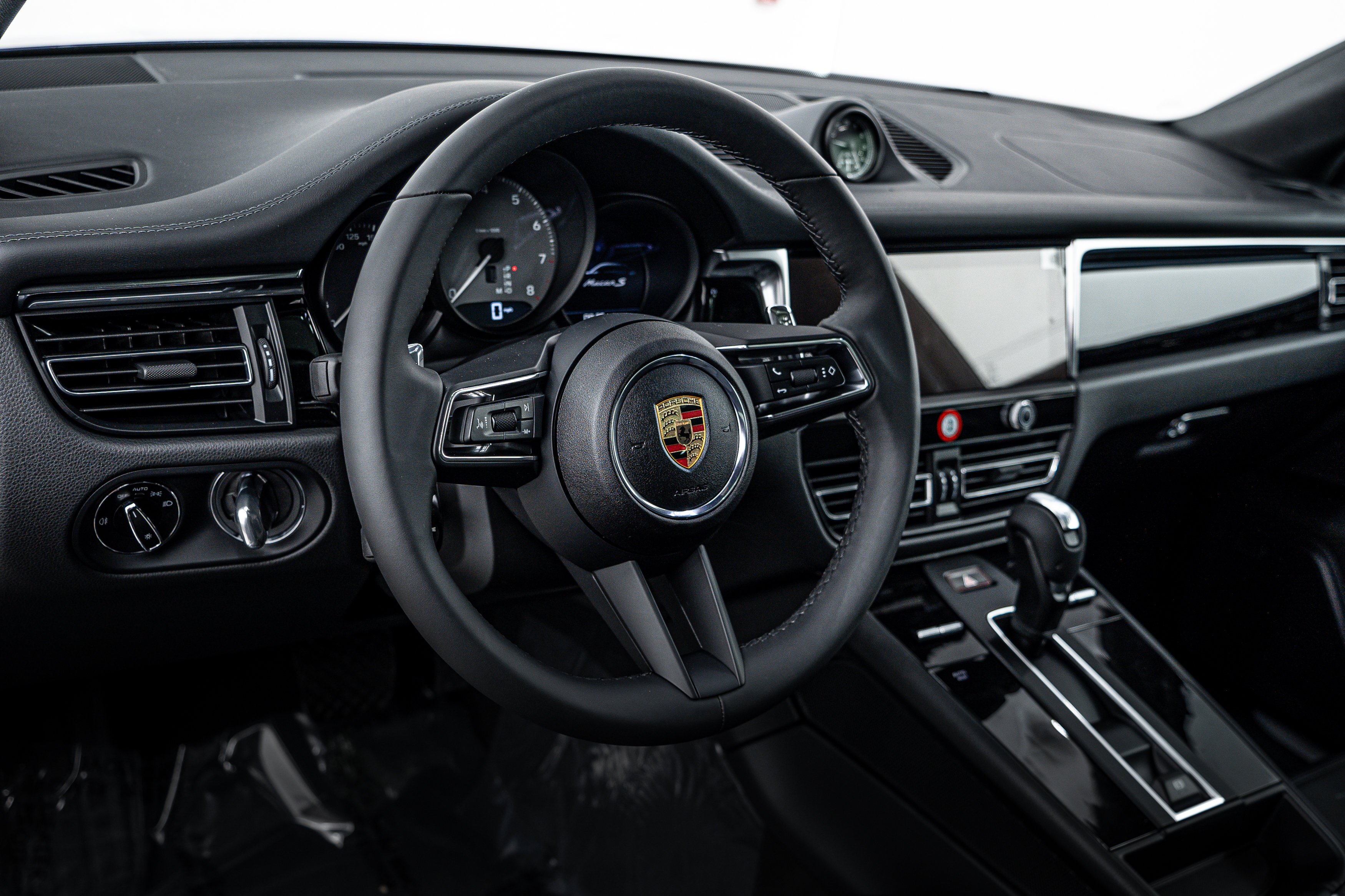 New 2025 Porsche Macan S image 14