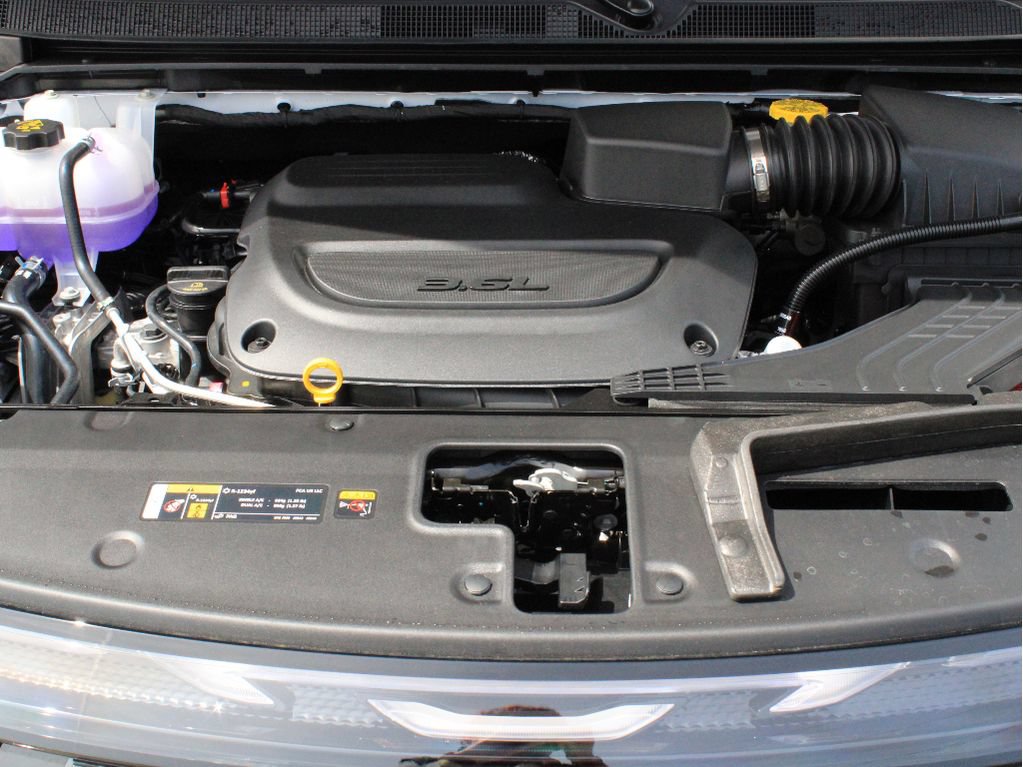 New 2027 Chrysler Pacifica Select w/ Family Tech Group FWD image 40