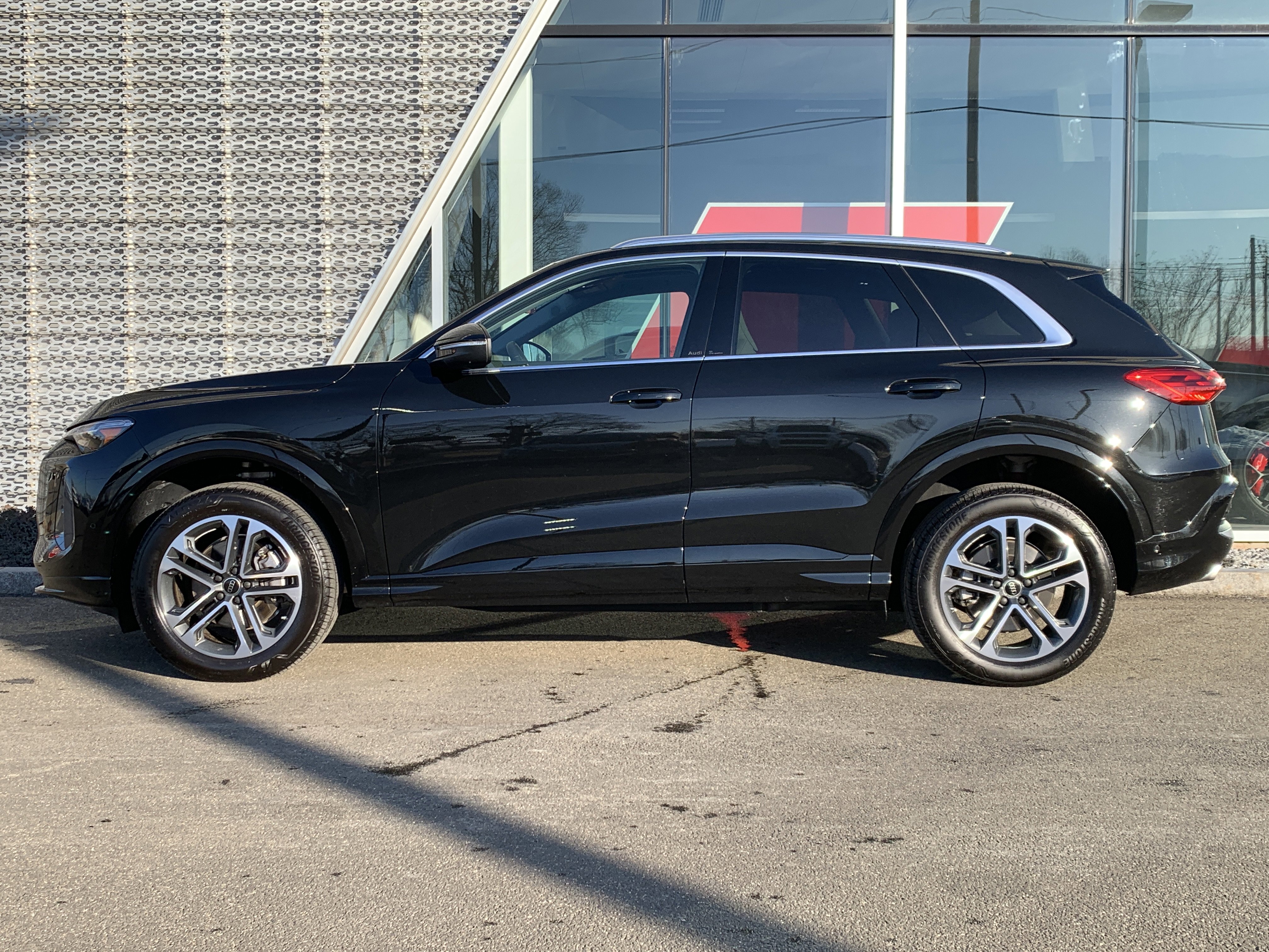 Certified 2025 Audi Q5 Premium Plus w/ Premium Plus image 2