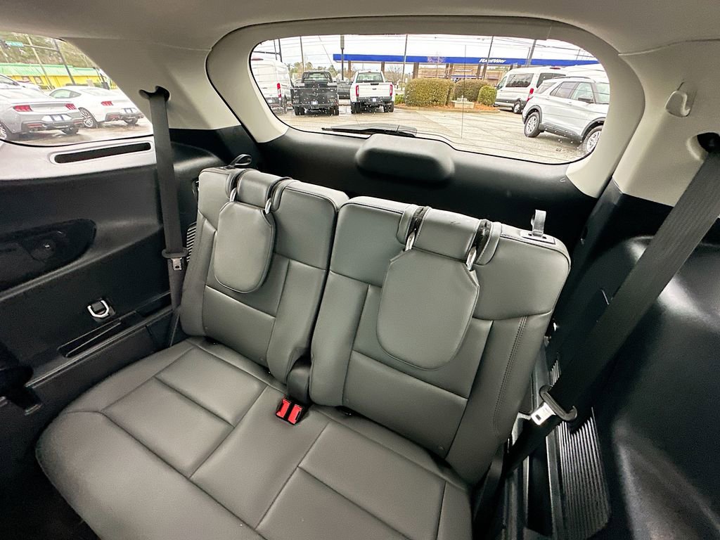 Certified 2025 Ford Explorer Active w/ Active Comfort Package image 4