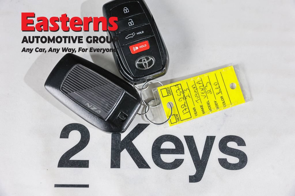 Used 2024 Toyota Venza LE AWD/4WD image 26