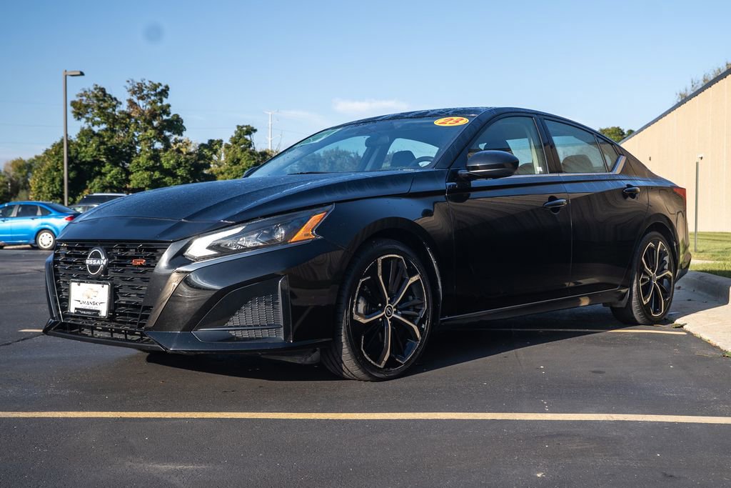 Used 2023 Nissan Altima 2.5 SR image 4