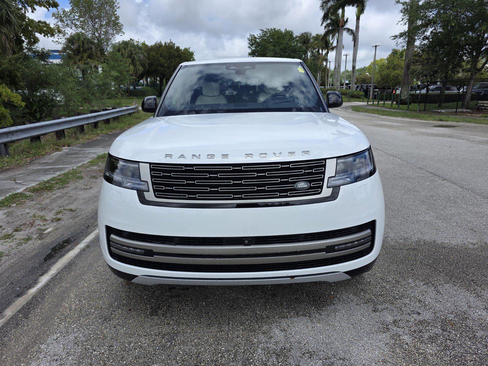 Certified 2024 Land Rover Range Rover SE AWD/4WD image 8