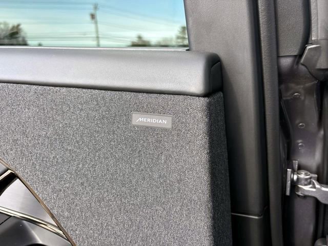 Used 2025 Land Rover Range Rover Sport SE image 13