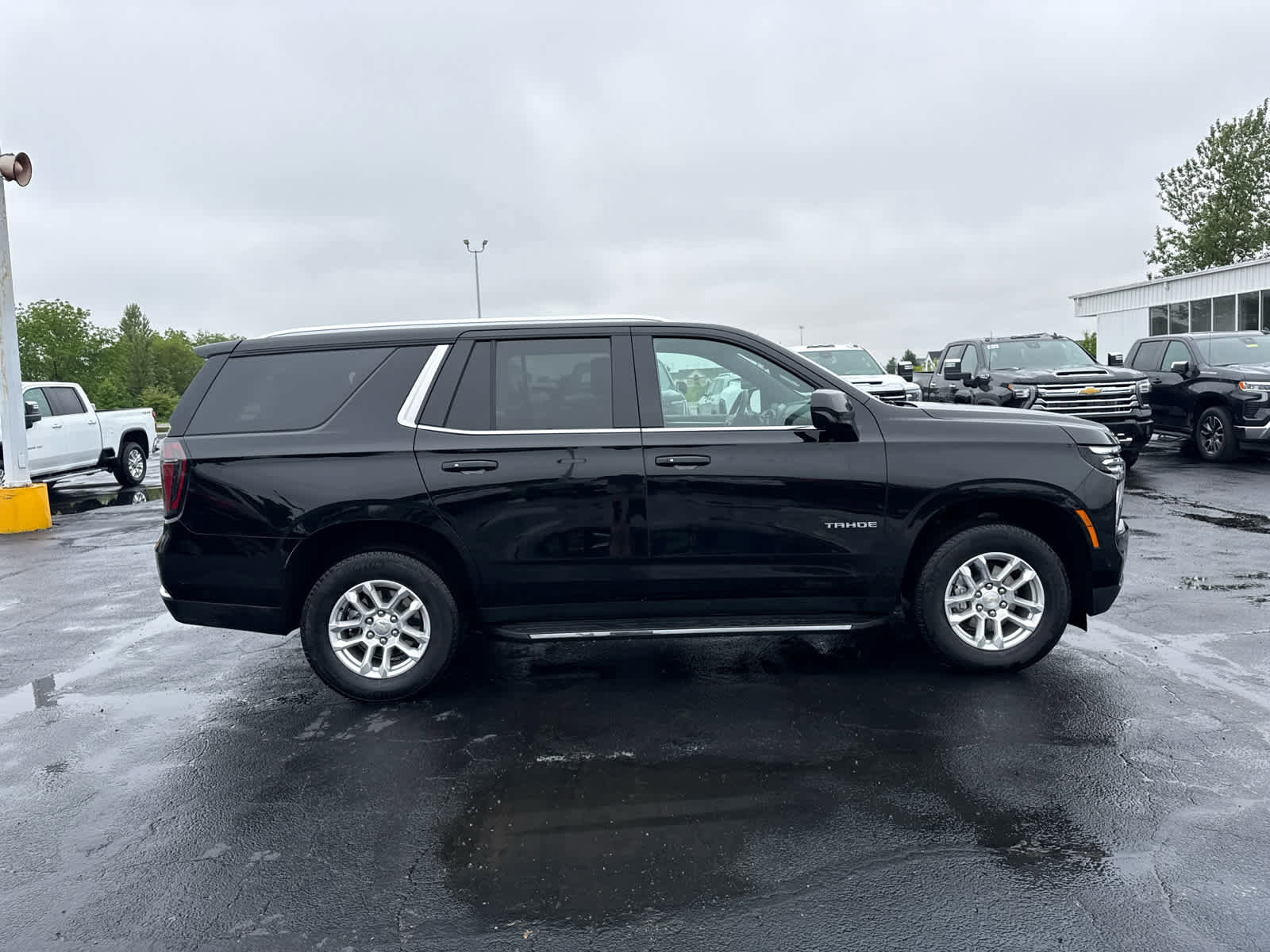 Used 2025 Chevrolet Tahoe LT AWD/4WD image 6
