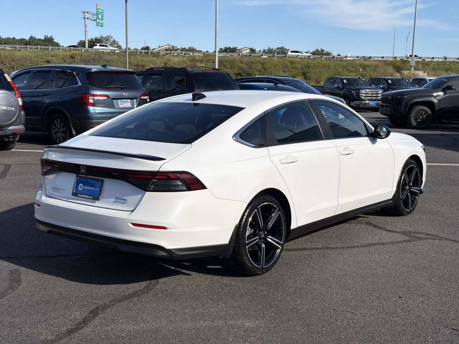 Used 2023 Honda Accord Sport image 2