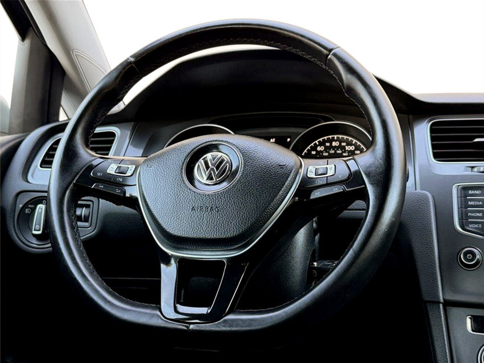 Used 2017 Volkswagen Golf Alltrack S image 30