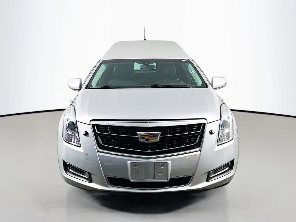 Used 2017 Cadillac XTS image 2