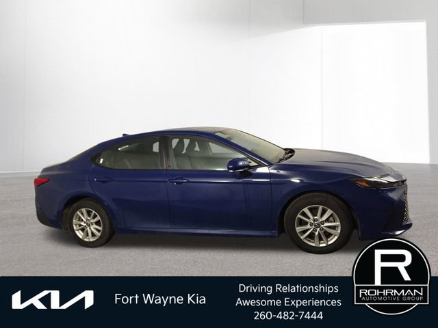 Used 2025 Toyota Camry LE FWD image 5