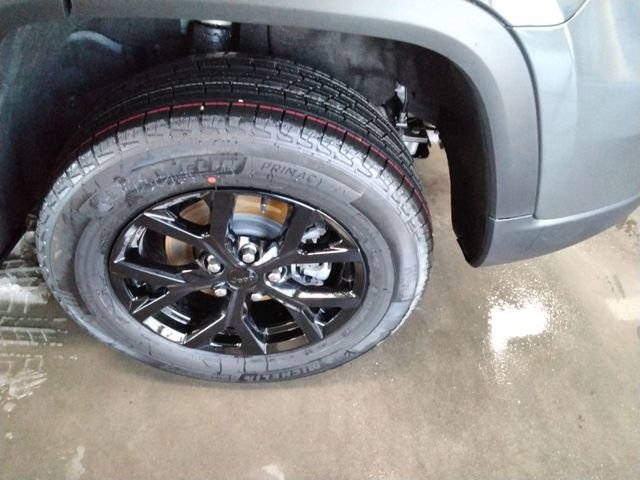 New 2025 Jeep Grand Cherokee Altitude image 20