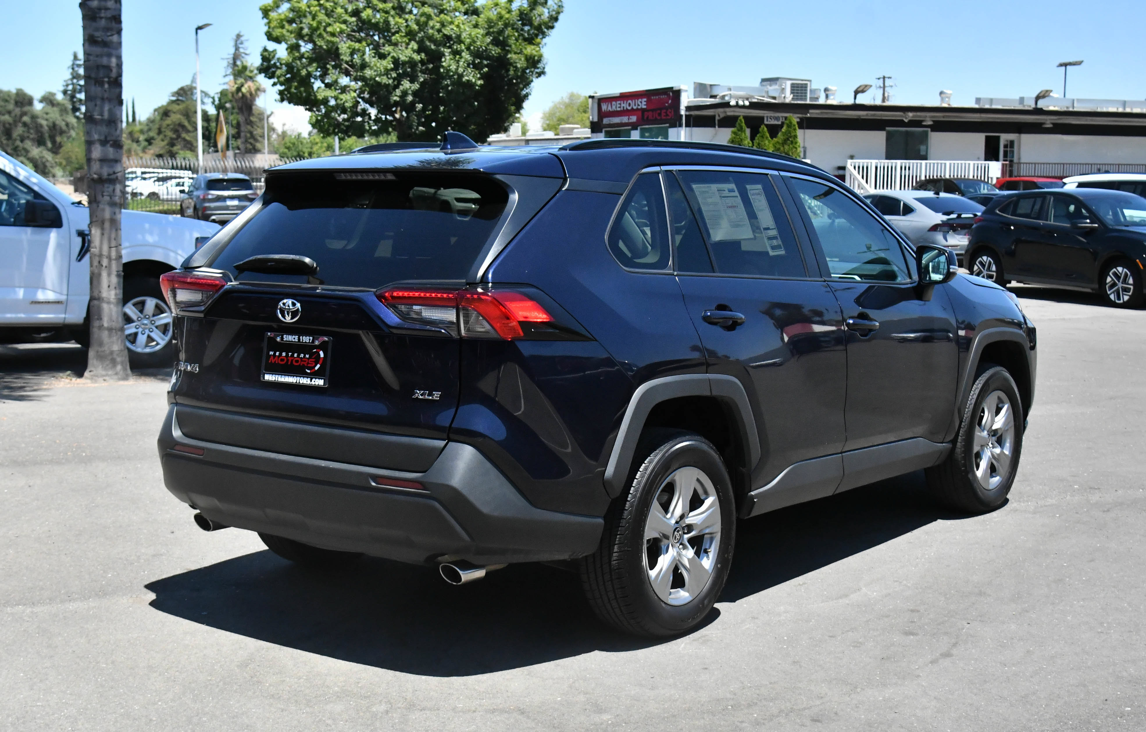Used 2024 Toyota RAV4 XLE FWD image 8