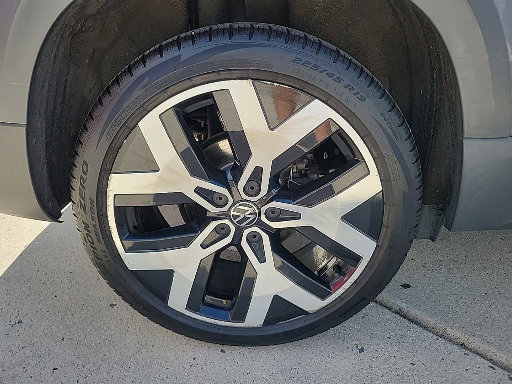 Used 2022 Volkswagen Taos SEL w/ Panoramic Sunroof Package image 9