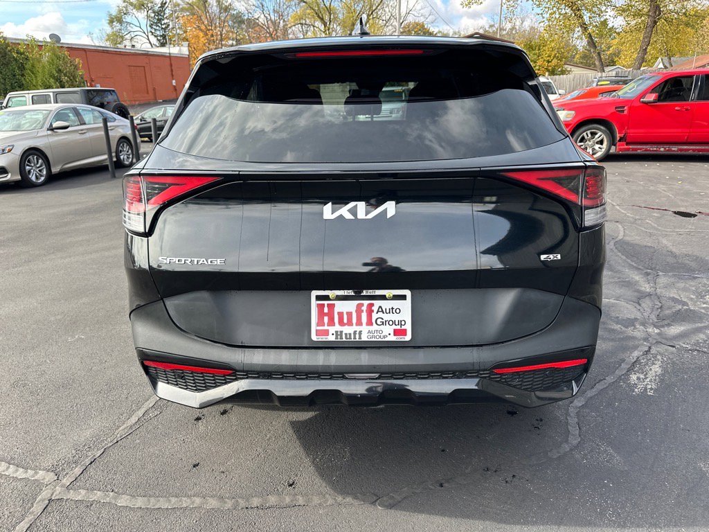 Used 2023 Kia Sportage LX image 6