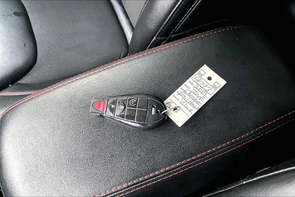 Used 2019 Jeep Cherokee Trailhawk w/ Cold Weather Group image 34