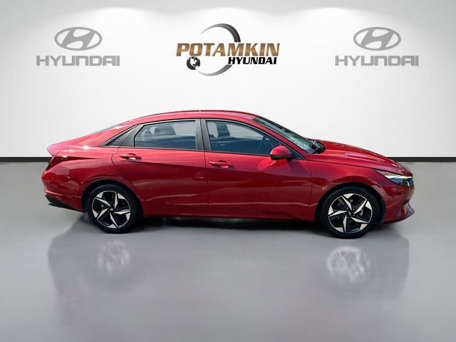 Used 2023 Hyundai Elantra SEL w/ Convenience Package FWD image 4