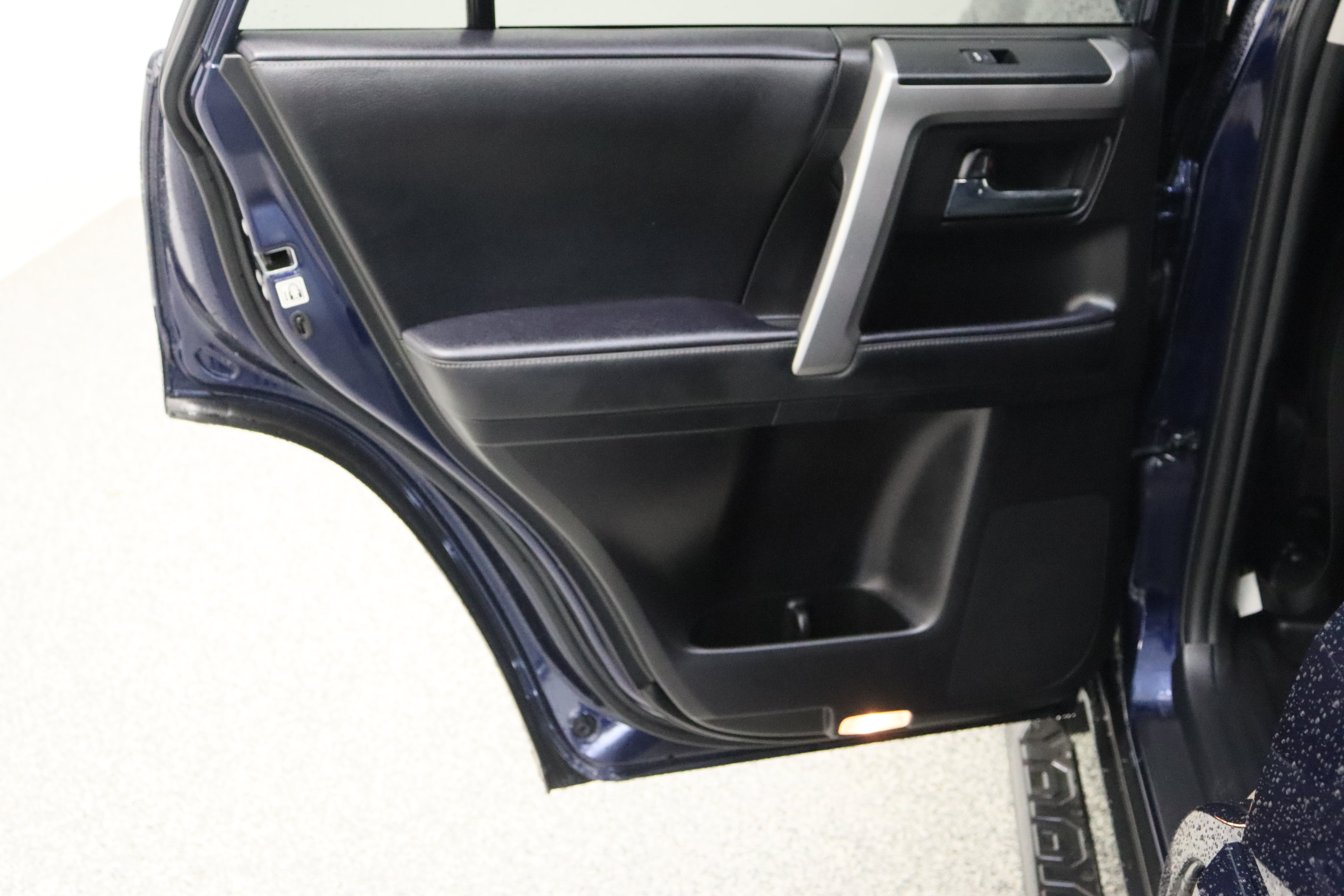 Used 2022 Toyota 4Runner SR5 Premium w/ Moonroof Package RWD image 29