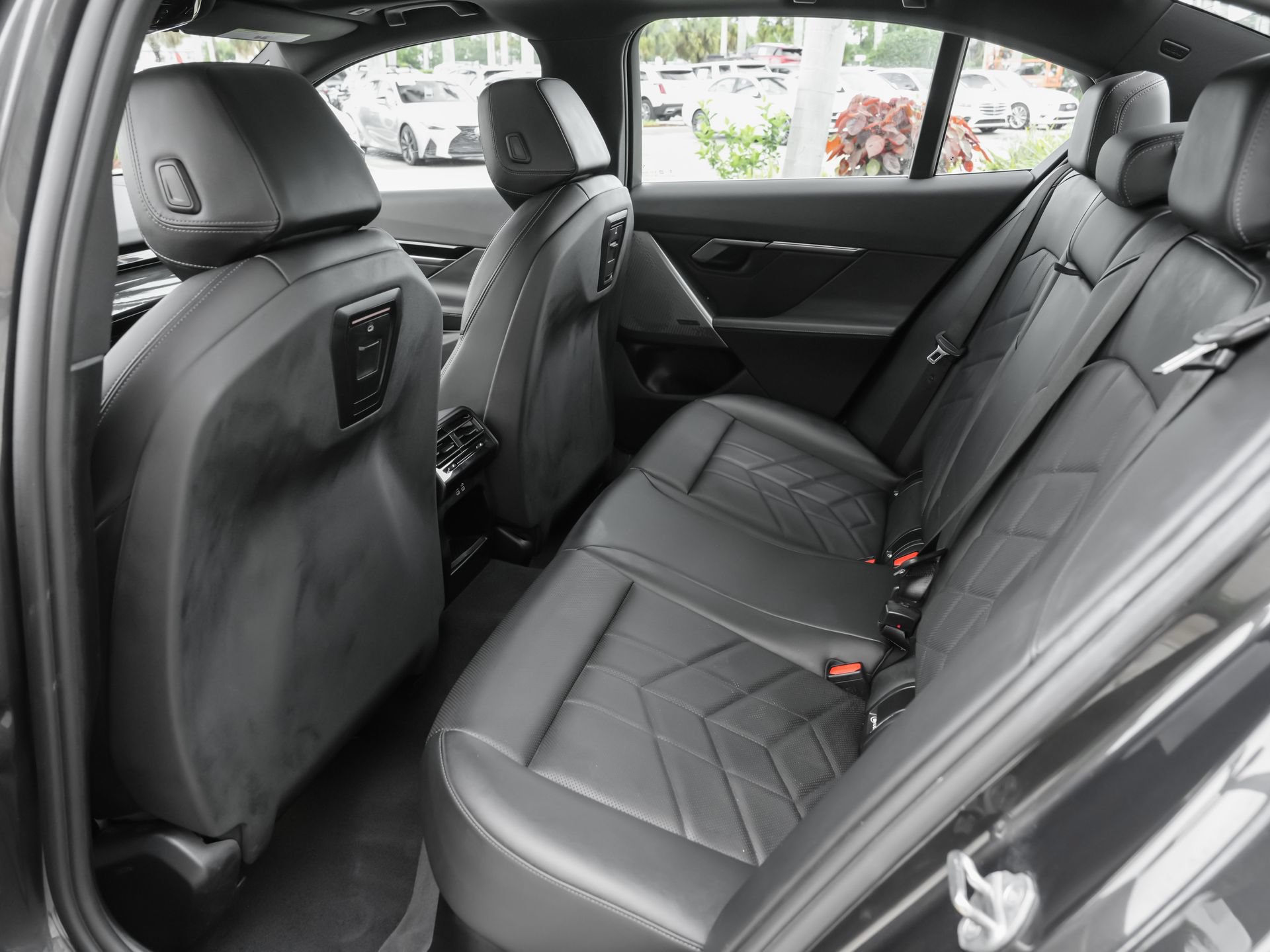 Used 2024 BMW 530i RWD image 37