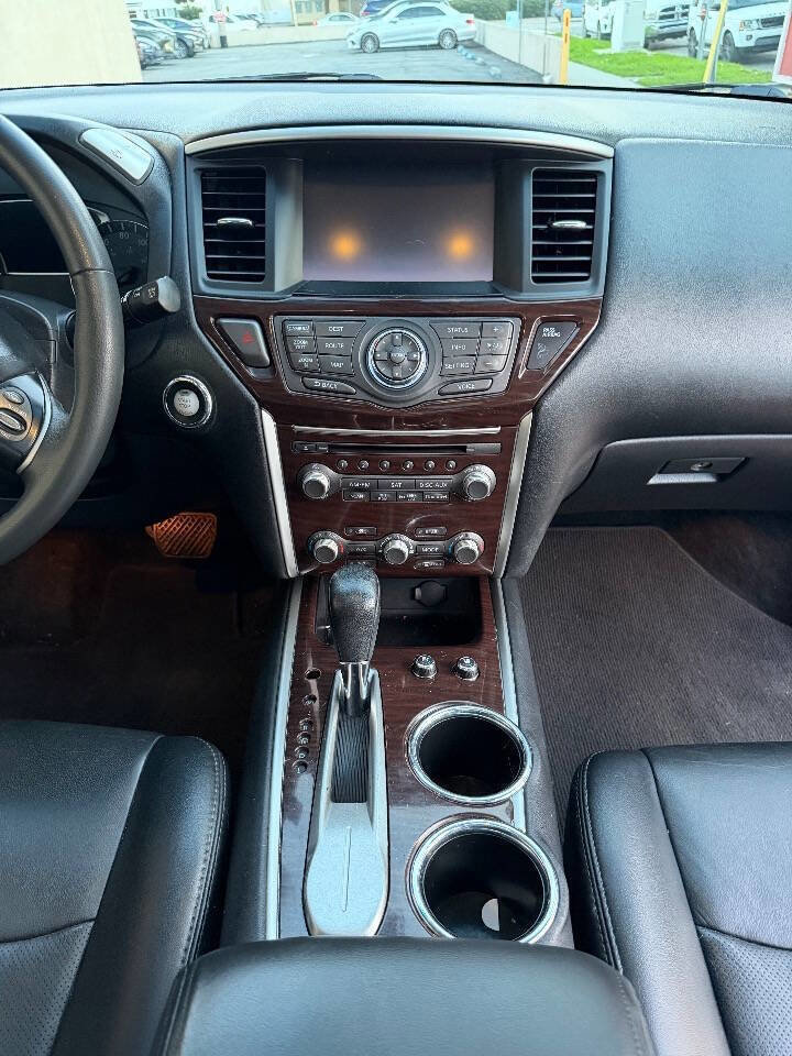 Used 2016 Nissan Pathfinder Platinum w/ Cargo Package image 11