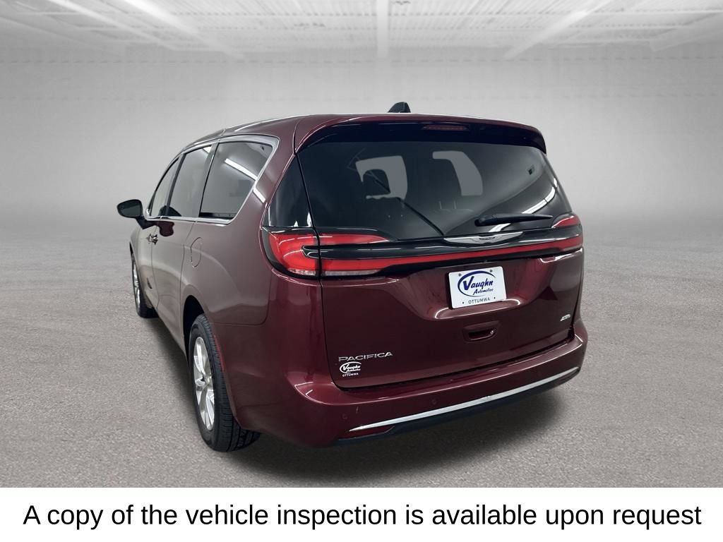 Used 2023 Chrysler Pacifica Touring-L AWD/4WD image 11