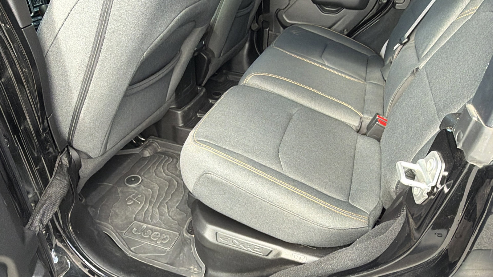 Used 2025 Jeep Wrangler Willys 4xe image 23