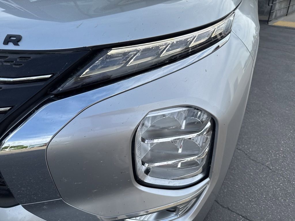 Used 2022 Mitsubishi Outlander SE image 7