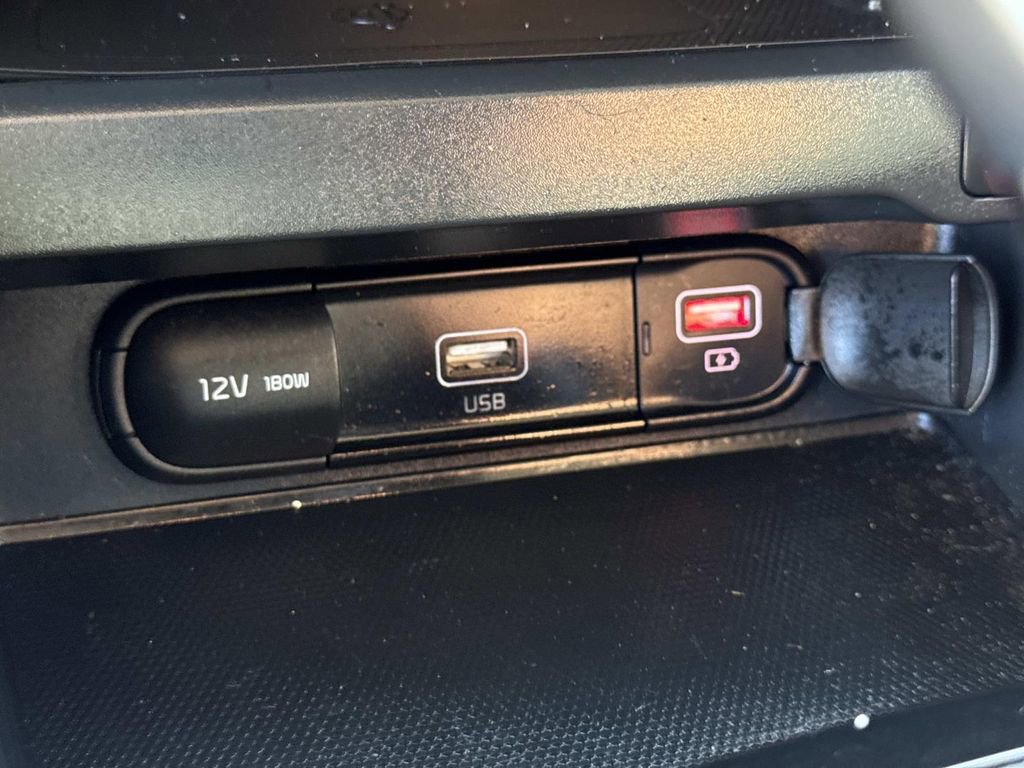 Used 2020 Kia Soul EX image 25