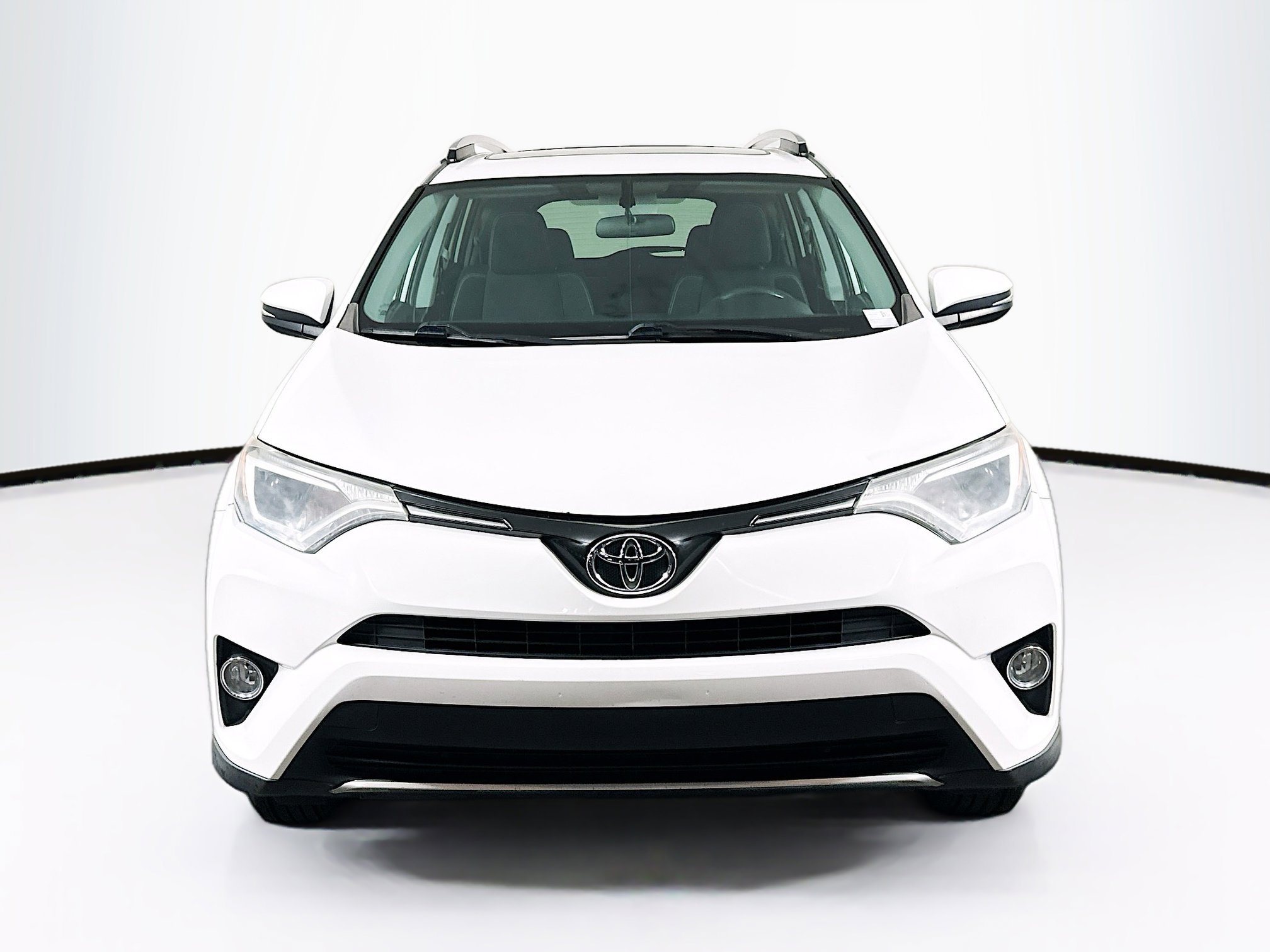 Used 2016 Toyota RAV4 XLE image 2
