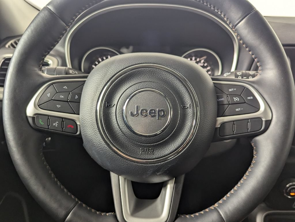 Used 2018 Jeep Compass Latitude w/ Cold Weather Group AWD/4WD image 16