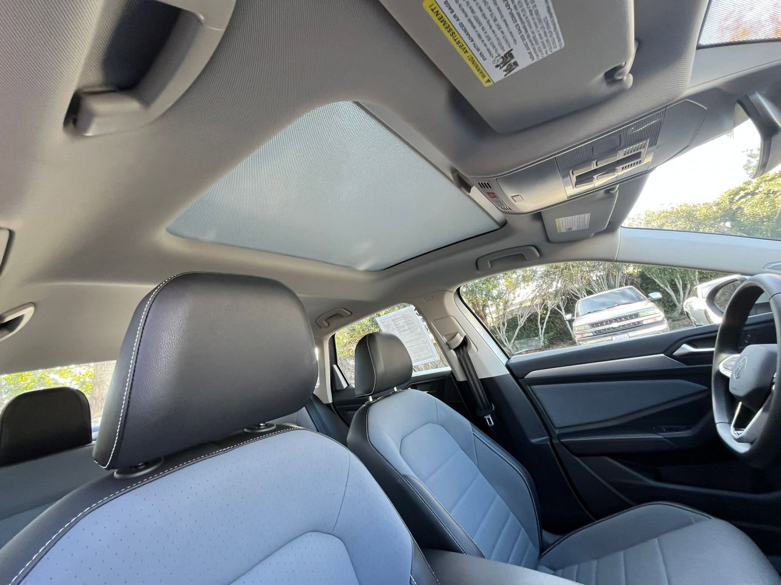 Used 2025 Volkswagen Jetta SE image 29