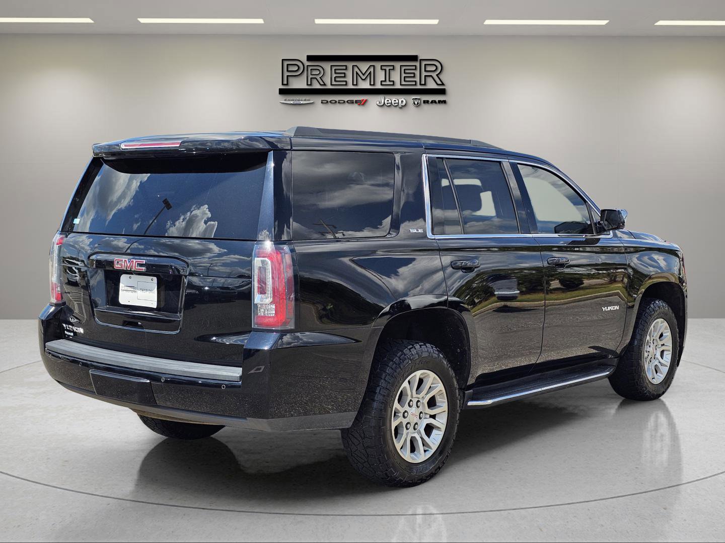 Used 2018 GMC Yukon SLE image 8