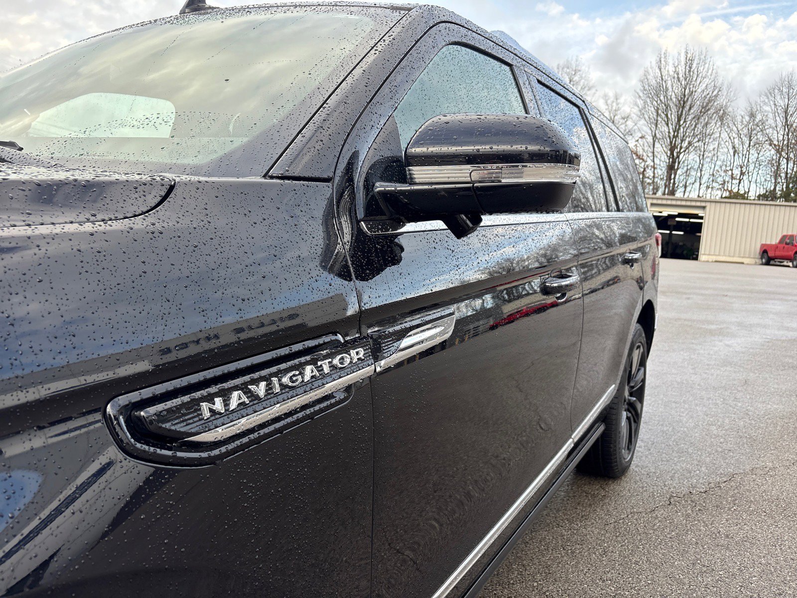 Used 2024 Lincoln Navigator Reserve image 1