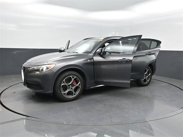 Used 2022 Alfa Romeo Stelvio Ti image 26