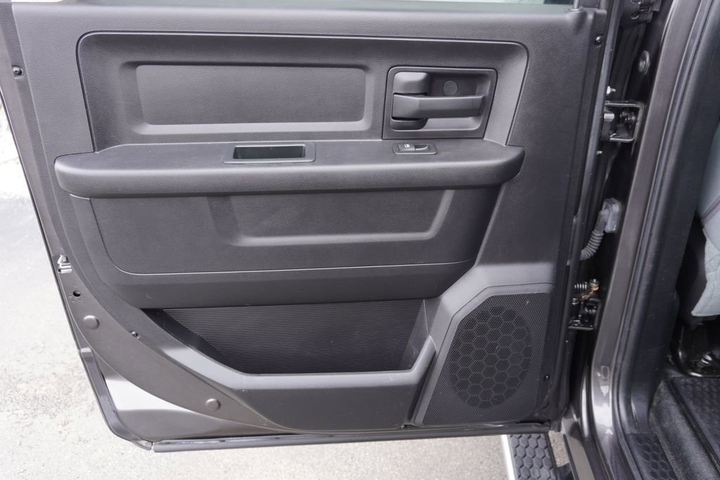 Used 2016 RAM 2500 Tradesman w/ Chrome Appearance Group image 30