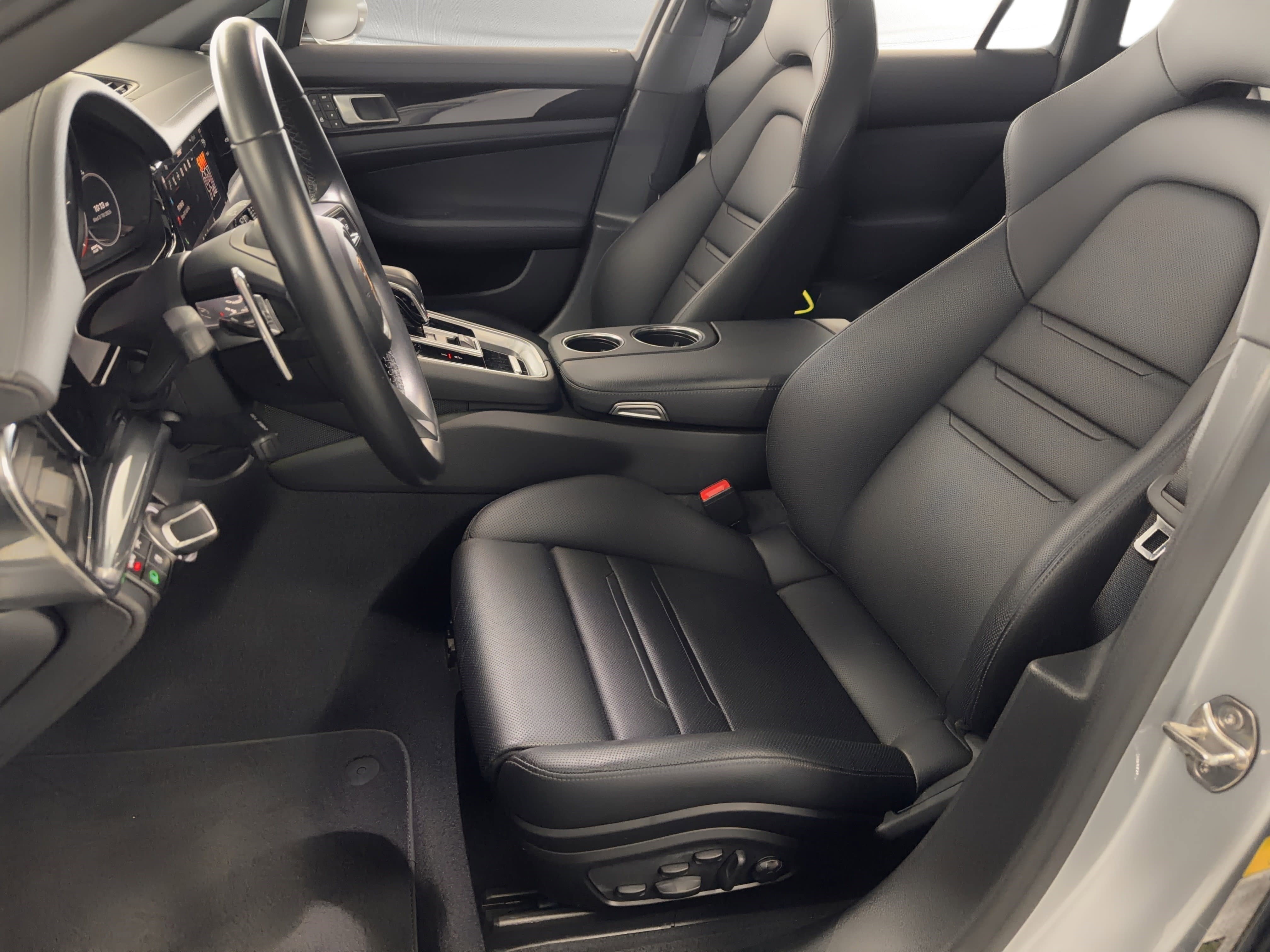 Used 2023 Porsche Panamera 4S image 5