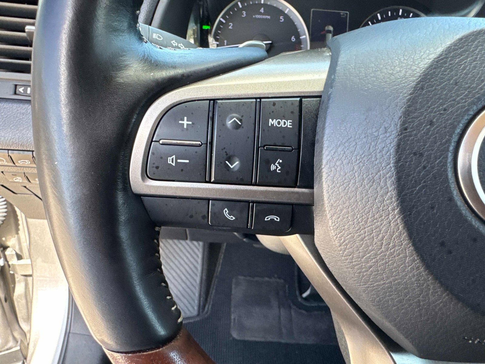 Certified 2020 Lexus RX 350L FWD w/ Premium Package image 32