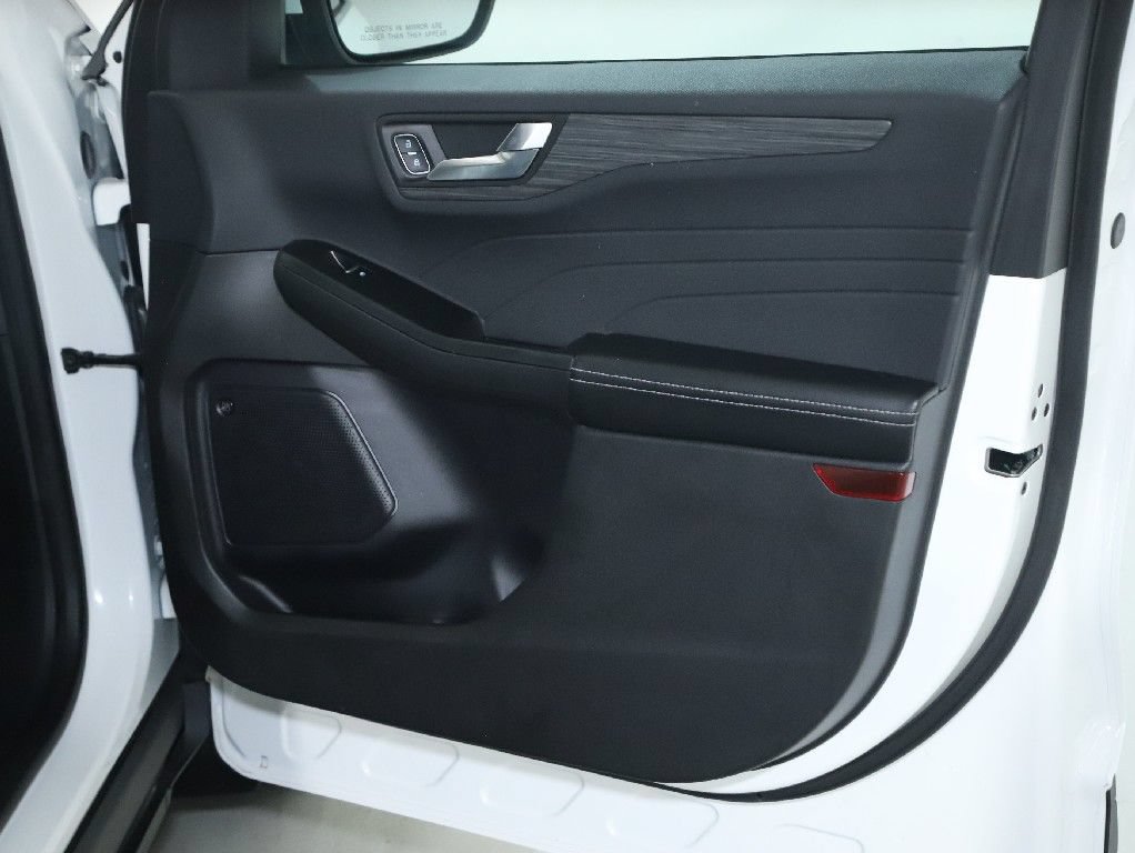 Used 2023 Ford Escape Platinum w/ Premium Technology Package AWD/4WD image 34