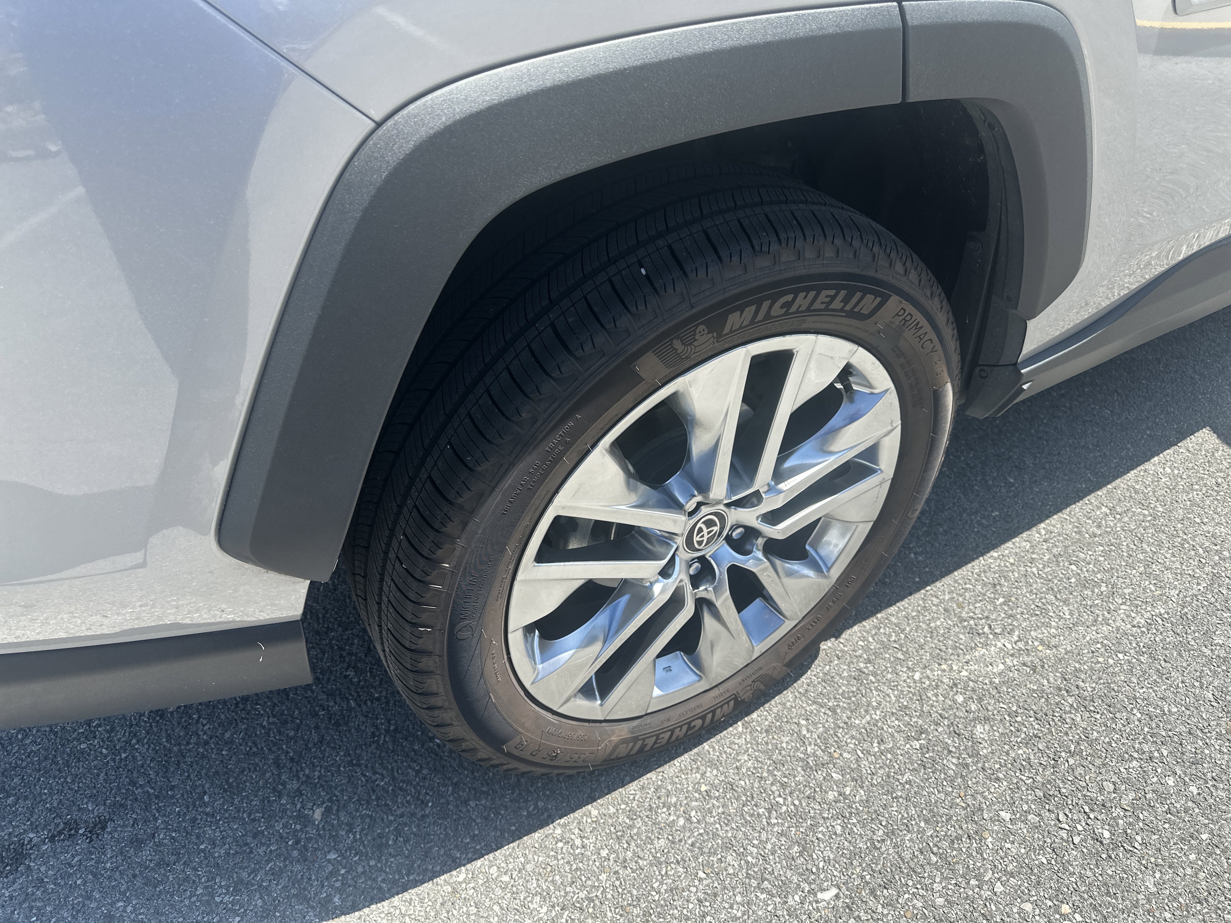 Used 2021 Toyota RAV4 XLE Premium image 24