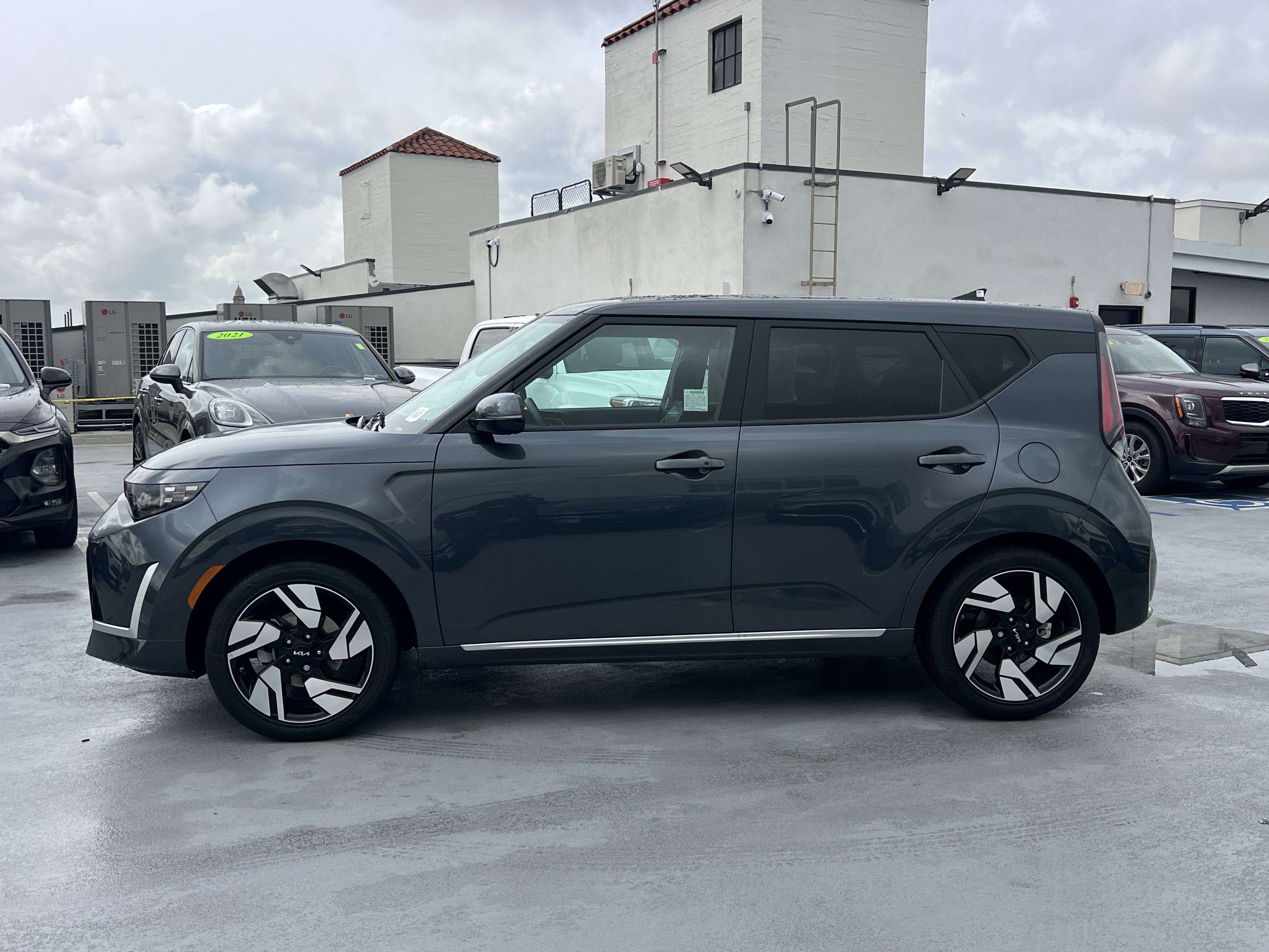 Certified 2025 Kia Soul GT-Line image 3