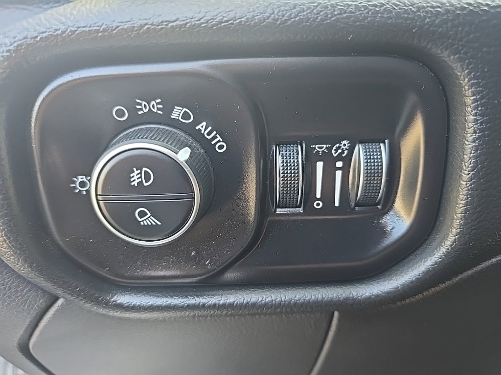 Used 2020 RAM 2500 Laramie image 32