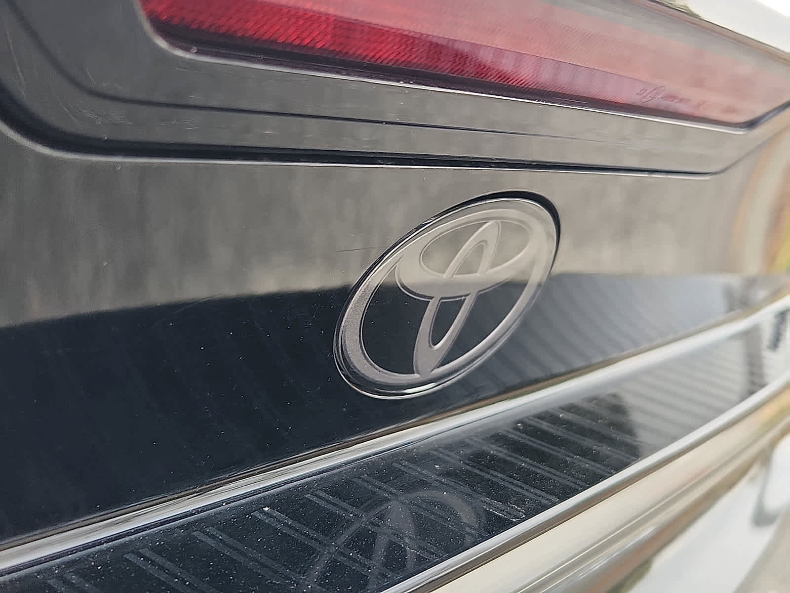 Used 2025 Toyota Prius Plug-In Hybrid image 31