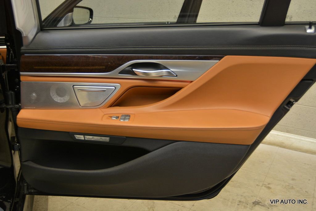 Used 2017 BMW M760i xDrive image 10