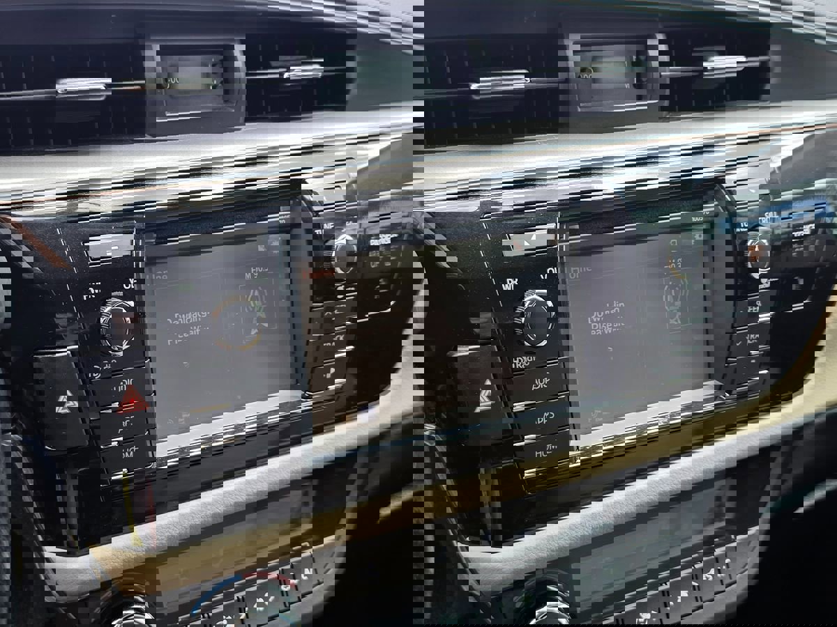 Used 2016 Toyota Corolla LE FWD image 31