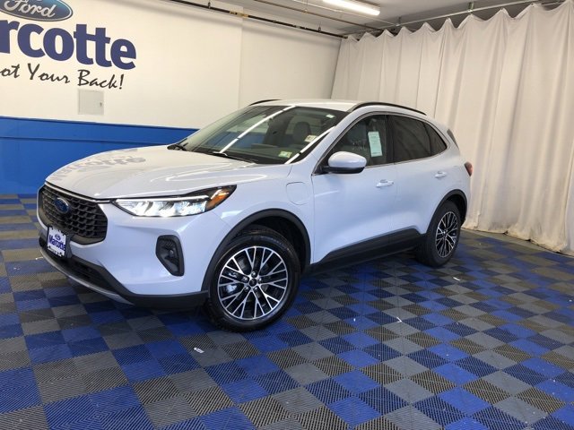 New 2025 Ford Escape SE image 1