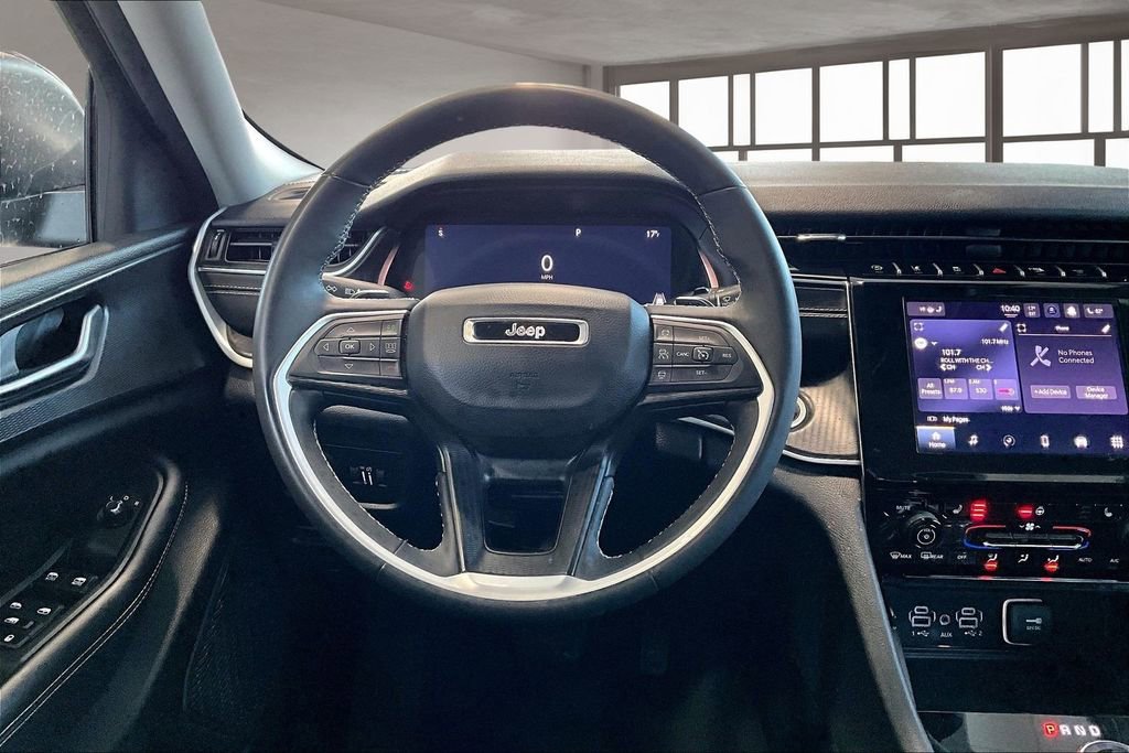 Used 2023 Jeep Grand Cherokee Laredo w/ Luxury Tech Group I image 6