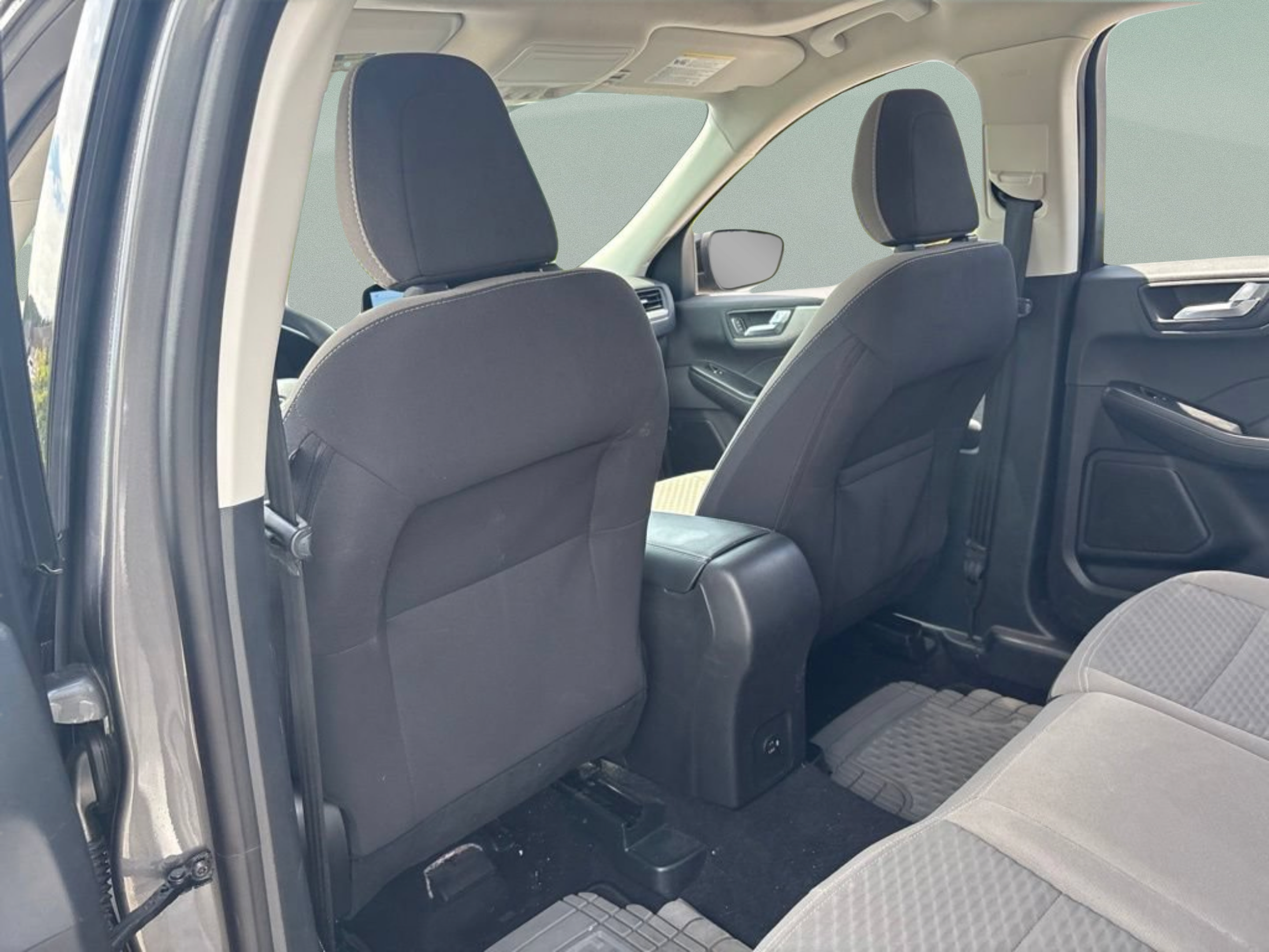 Used 2021 Ford Escape SE w/ SE Sport Appearance Package FWD image 20