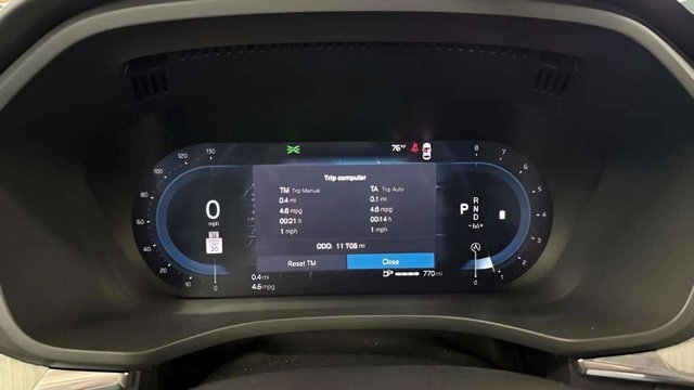 Used 2025 Volvo XC60 B5 Plus image 36