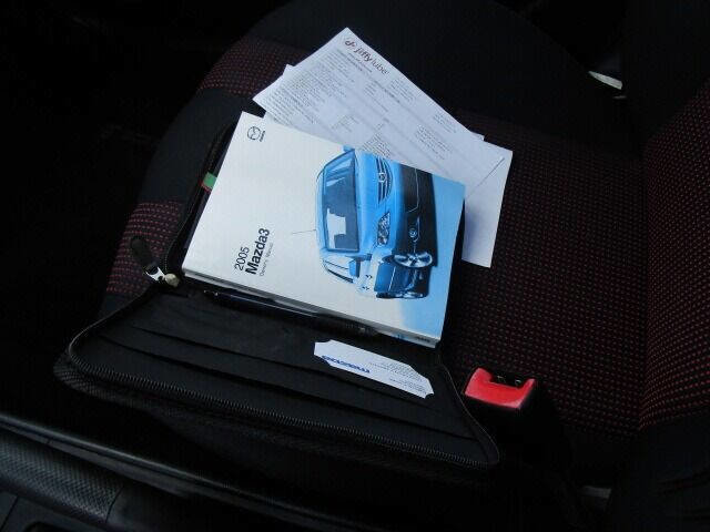 Used 2005 MAZDA MAZDA3 s w/ Sport Pkg image 9