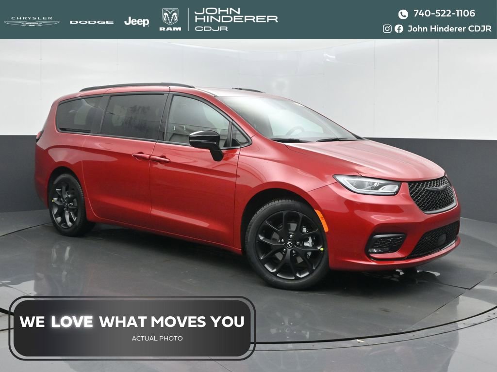 New 2026 Chrysler Pacifica Select w/ S Appearance Package
