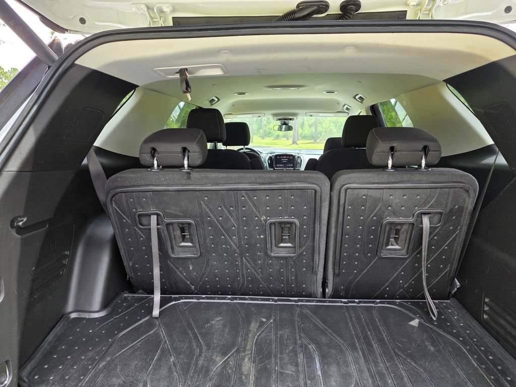 Used 2021 Chevrolet Traverse LT FWD image 19